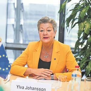 La social-démocrate Ylva Johansson a été successivement ministre de l'Education, du Travail et des Affaires sociales en Suède avant d'être nommée commissaire européenne en 2019.