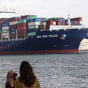 Le trafic maritime dans le canal de Suez s'est effondré depuis décembre dernier, tout particulièrement celui des plus gros navires.