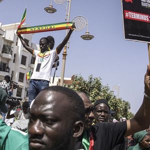 Samedi, des centaines de Sénégalais ont marché dans le calme dans les rues de Dakar, exigeant du président de la République qu'il respecte la date de la fin de son mandat et organise rapidement le scrutin.