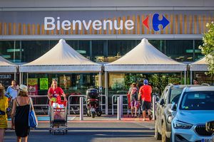 La moiti é du chiffre d'affaires de Carrefour a été dégagée par des magasins en franchise ou en location-gérance en 2023.