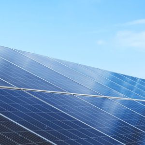 Cergy veut accueillir davantage de panneaux solaires.