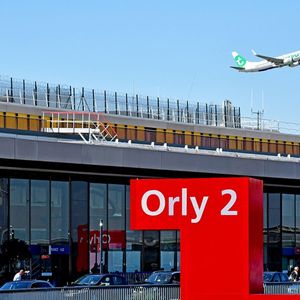 Soixante-trois ans après son inauguration, l'aéroport d'Orly n'en a pas fini avec les grands travaux.