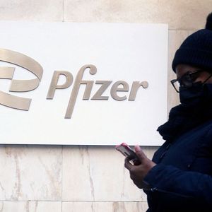 Pfizer a 13 sites de production en Europe, mais n'en a plus en France depuis 2013.