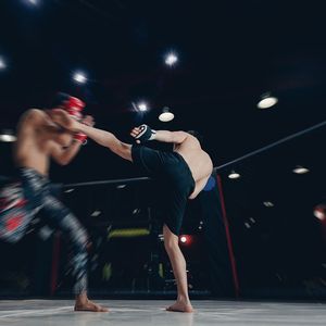 Le Mixed Martial Arts (MMA) est un sport de combat associant de nombreuses disciplines, allant du judo à la boxe thaï, en passant par la lutte, et qui connaît un succès fulgurant dans le monde.