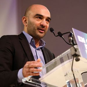 Arash Saeidi (Génération. s), lors d'un meeting de la Nupes le 17 janvier.