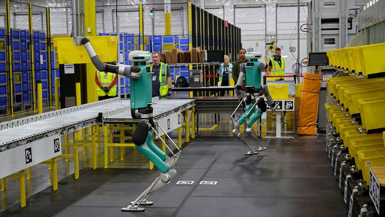 Le robot humanoïde Digit est utilisé par Amazon, comme ici à Seattle en octobre 2023.