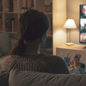 En 2022, moins de 20 % des Français recevaient la télévision uniquement par la TNT. 