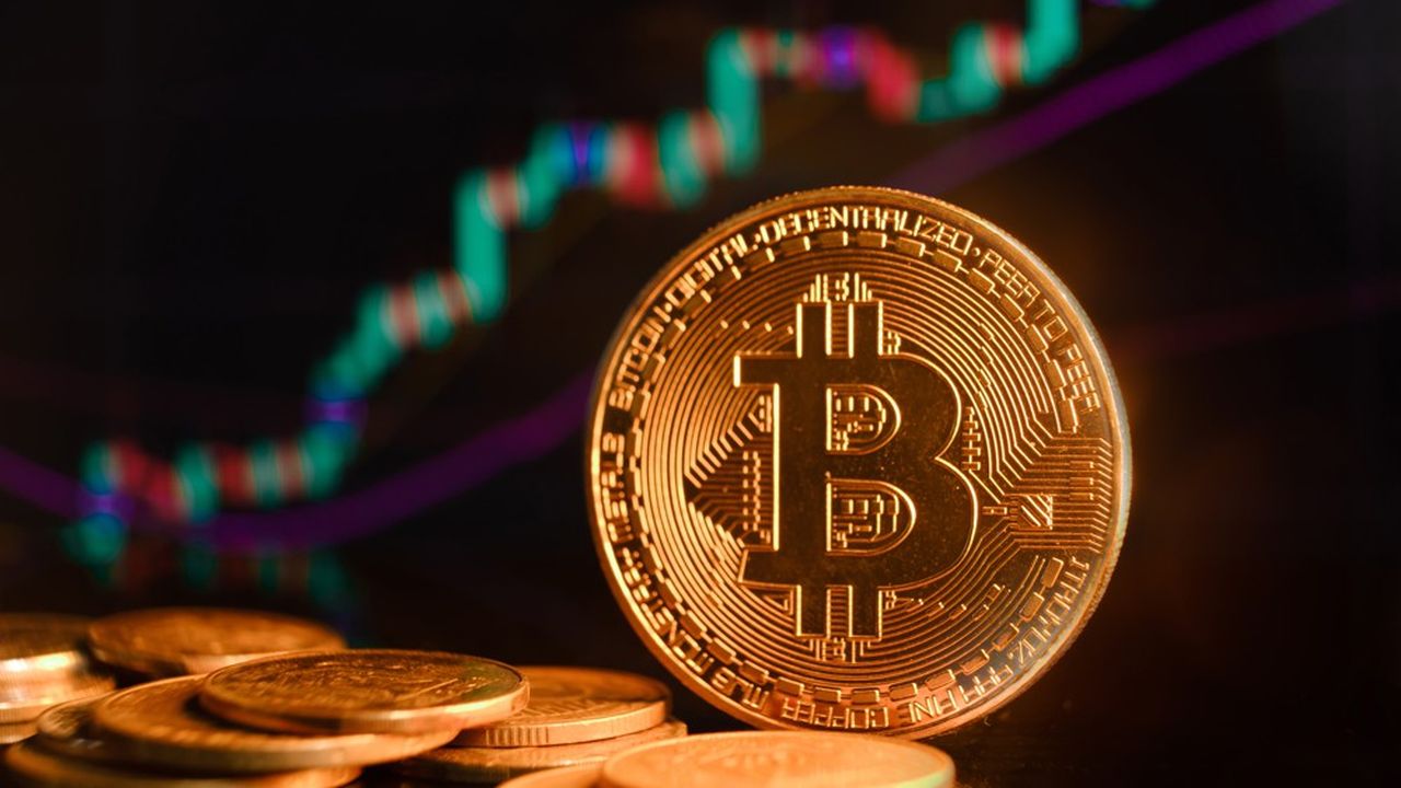 La hausse du bitcoin stimule les autres cryptos alors que le « fear and greed index », mesurant la « peur et la cupidité », a atteint 82 % mercredi (« extrêmement cupide »).