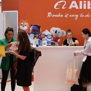 Une douzaine de filiales d'Alibaba sont en partie détenues par l'Etat chinois via des sociétés publiques ou des participations du fonds souverain, a reconnu le groupe.