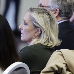 La présidente du groupe Rassemblement national à l'Assemblée nationale, Marine Le Pen, lors d'une conférence de presse de Jordan Bardella, le président du RN, le 29 février.