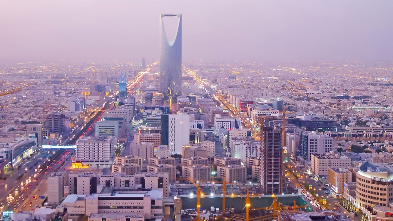 Riyad, la capitale de l'Arabie saoudite, veut devenir un des centres de l'intelligence artificielle (IA), selon Yasir Al-Rumayyan, le dirigeant du fonds souverain saoudien (Public Investment Fund).