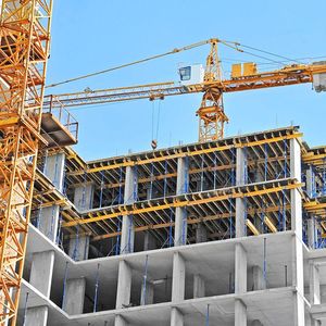 La forte baisse des mises en chantier de logements neufs en Saône-et-Loire s'observe aussi bien chez les constructeurs privés que les bailleurs sociaux.