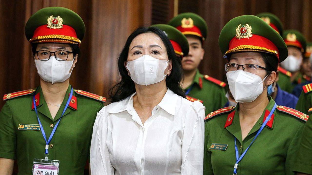 La justice vietnamienne a ouvert, ce mardi, le procès de Truong My Lan, la dirigeante de l'un des plus grands groupes immobiliers du pays.