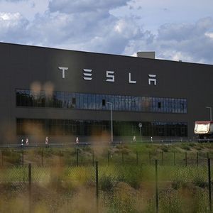 La production de l'usine Tesla à Grünheide, près de Berlin, a été mise à l'arrêt mardi.