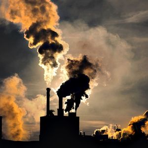 Le ralentissement du secteur industriel lourd en Europe participe à la réduction de la demande de quotas carbone.