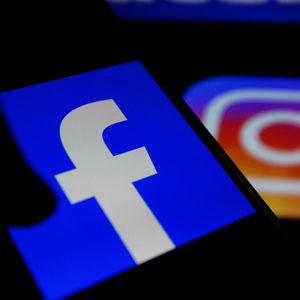 Le bureau du procureur de New York dit avoir enregistré, entre 2019 et 2023, un bond de 1.000 % des plaintes pour détournement de comptes Facebook et Instagram.