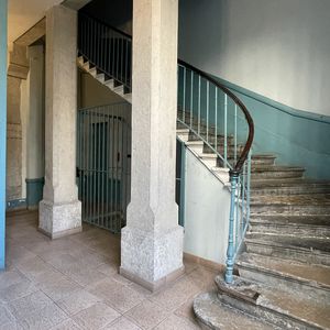 La Métropole de Lyon a acquis l'essentiel des 87 logements anciens auprès de la Compagnie Foncière Lyonnaise, filiale du Crédit Agricole.