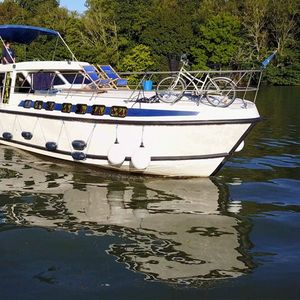 Les 300 bateaux de tourisme des Canalous utilisent désormais de l'huile végétale hydrotraitée pour circuler sur les canaux.