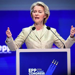 Ursula von der Leyen, qui a irrité plus d'un membre de sa famille politique depuis son entrée en fonction à la tête de la Commission européenne en 2019, a lancé un message pro-business aux congressistes du Parti populaire européen, à Bucarest le 7 mars.