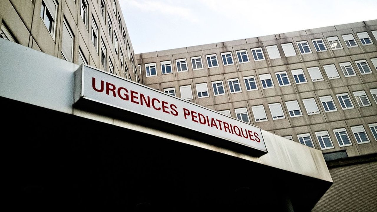 Pour désengorger ses urgences pédiatriques, la France avait commandé 200.000 doses distribuées gratuitement. Il aurait fallu 600.000 doses pour couvrir les besoins.
