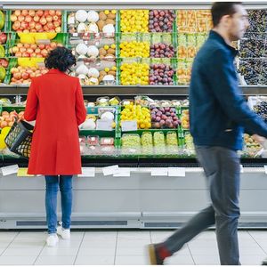La flambée des prix alimentaires entre 2022 et 2023 a influencé la perception de l'inflation d'ensemble par les femmes.
