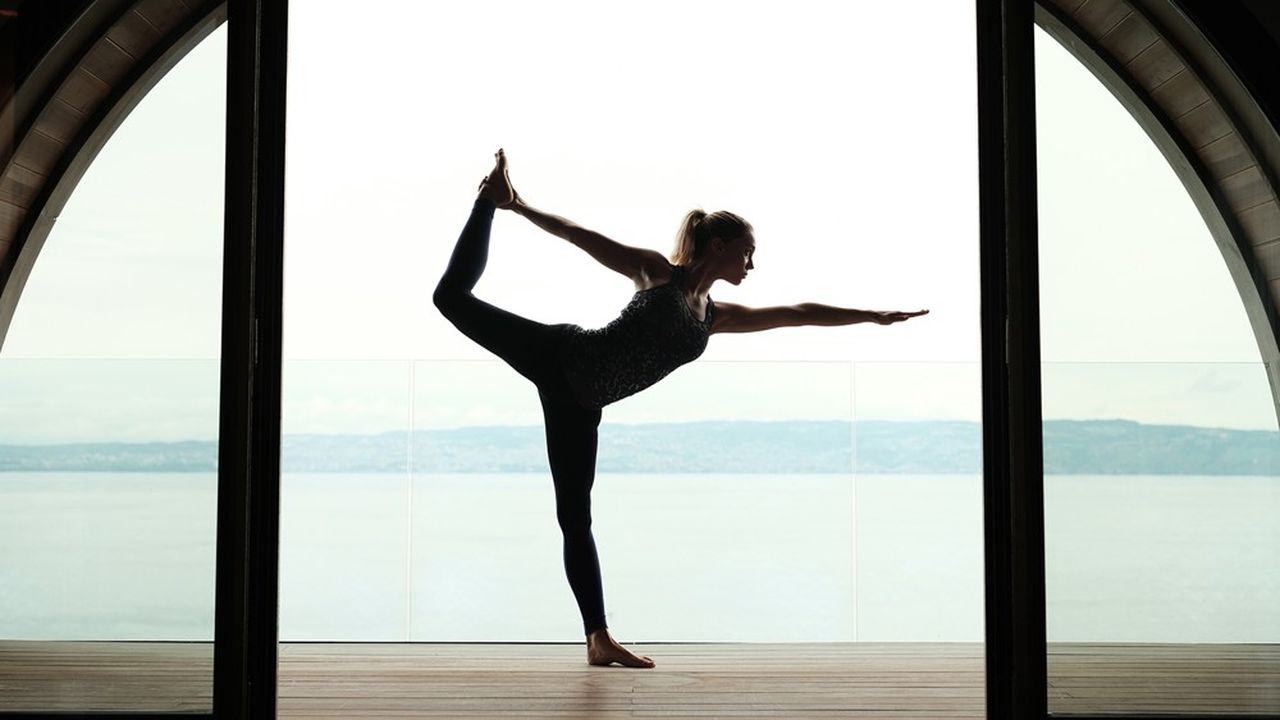 Séance de yoga du « Programme sportif » à l'« Hôtel Royal » d'Evian.