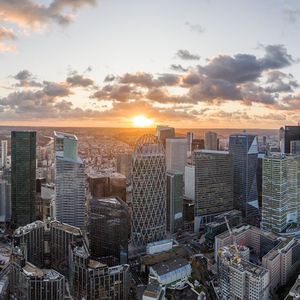 Malgré la crise immobilière, un nouveau gratte-ciel verra bientôt le jour à La Défense.