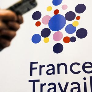 France Travail (ex-Pôle Emploi) a révélé mercredi avoir été la cible de pirates informatiques, avec « un risque de divulgation » de données personnelles touchant » potentiellement » 43 millions de personnes.