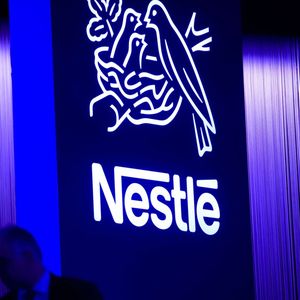 Le groupe Nestlé a enregistré un chiffre d'affaires en baisse de 1,5 % en 2023, à 92,9 milliards de francs suisses.