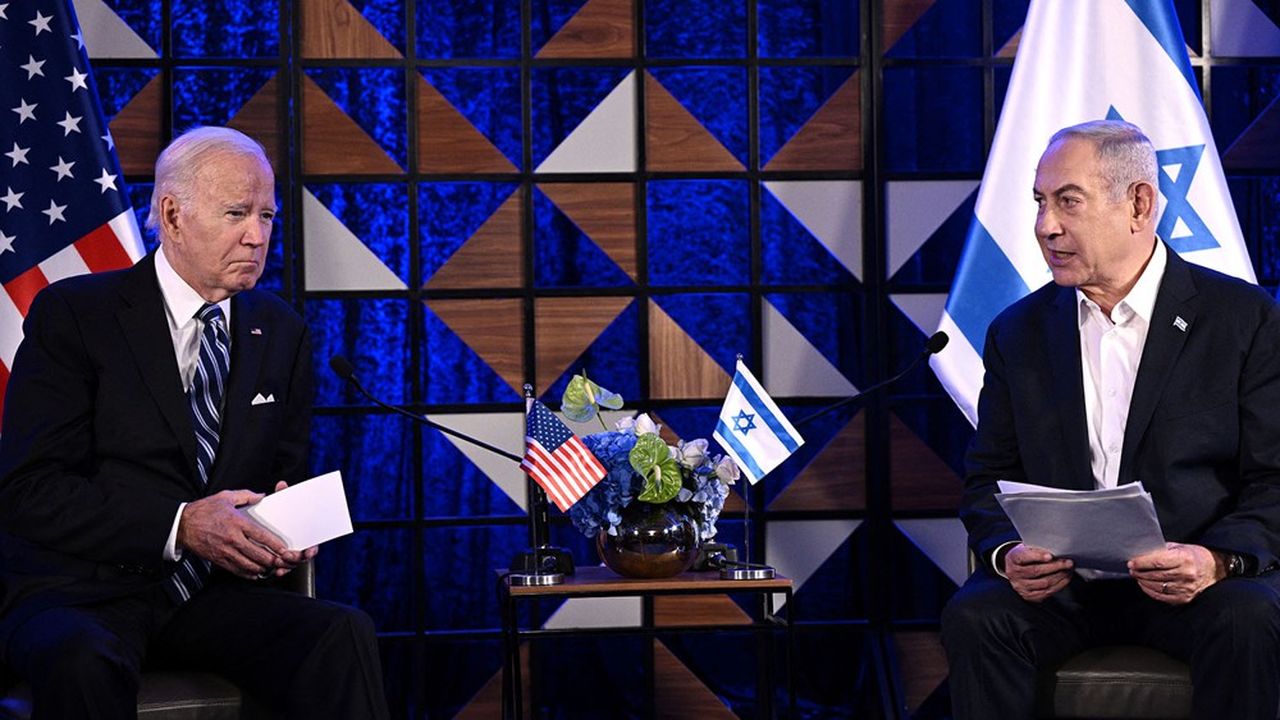 Les relations sont devenues très tendues entre le président américain Joe Biden et le Premier ministre israélien Benyamin Netanyahou, ici réunis à Tel Aviv le 18 octobre 2023.
