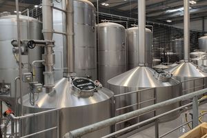 La Brasserie du Pays Flamand veut réduire sa consommation d'eau, déjà passée de 7 à 4,2 litres d'eau par litre de bière.