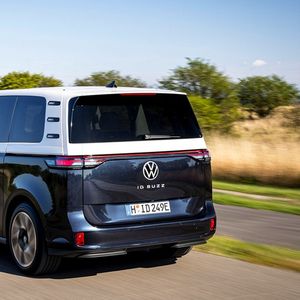 L'ID. Buzz Cargo de Volkswagen est un véhicule de taille moyenne qui s'adresse aussi bien aux artisans indépendants qu'aux grandes entreprises nationales et internationales.