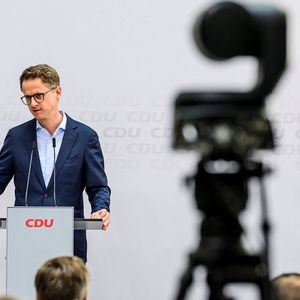 Le leader du parti chrétien-démocrate, Friedrich Merz (à droite), et le secrétaire général du parti, Carsten Linnemann, à Berlin en juillet dernier.