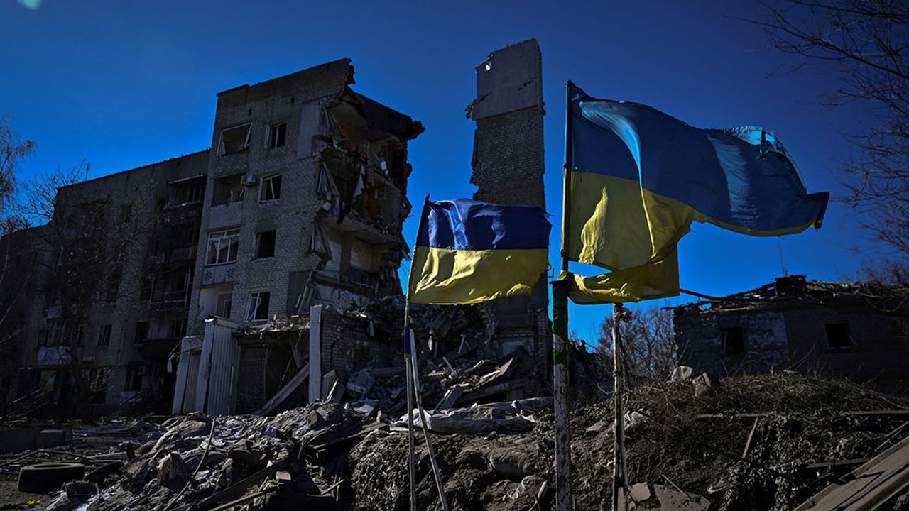 Un immeuble résidentiel partiellement détruit par une frappe russe à Orikhiv, fin février.