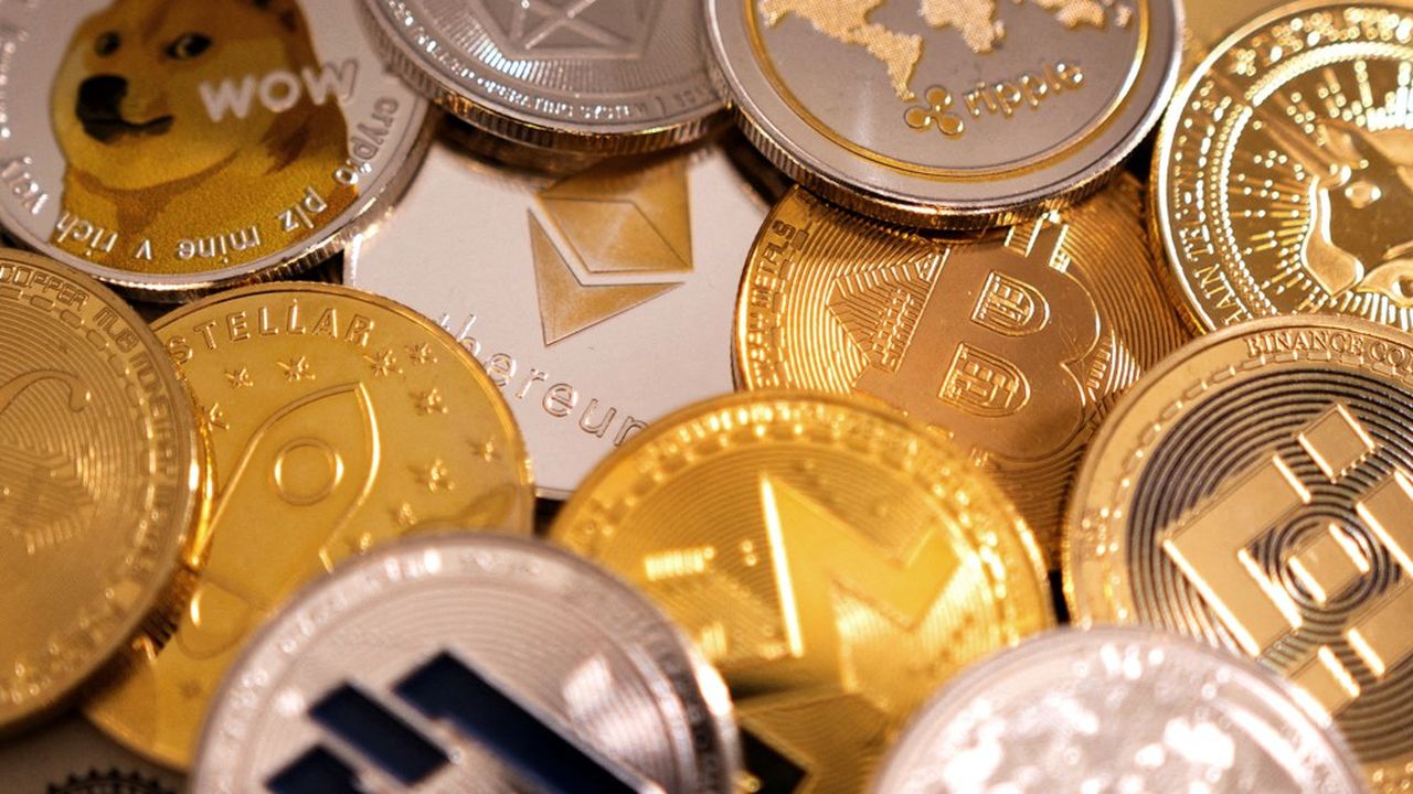 Le bitcoin (62.700 dollars ou 57.800 euros) reprend son souffle après sa série de records de 2024.