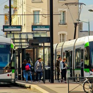 Le tramway de Nantes Métropole, géré par Transdev.