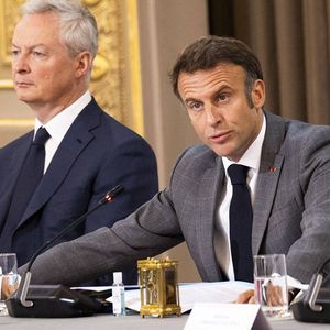 Bruno Le Maire et Emmanuel Macron visent toujours un retour du déficit sous les -3 % du PIB en 2027.