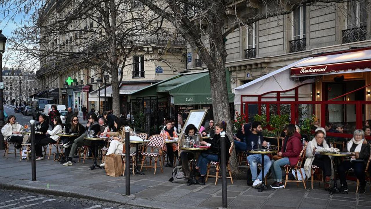 Les comportements des Français divergent de plus en plus selon qu'ils sont en vacances ou se restaurent au quotidien.