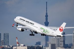 Dix ans après avoir commandé ses premiers Airbus A350 long-courriers, Japan Airlines réitère sa confiance à l'avionneur européen.