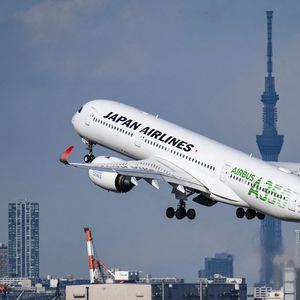 Dix ans après avoir commandé ses premiers Airbus A350 long-courriers, Japan Airlines réitère sa confiance à l'avionneur européen.