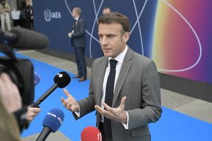 Ce jeudi à Bruxelles, Emmanuel Macron a assuré que la France doit être « claire » et « responsable en termes de finances publiques. »