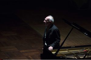 Le pianiste italien de légende Maurizio Pollini au Rheingau Festival à Wiesbaden, en Allemagne, le 9 août 2016.