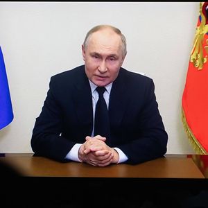 « Nous savons qui a commis cette atrocité contre la Russie et son peuple. Ce qui nous intéresse, c'est le commanditaire », a déclaré lundi Vladimir Poutine.