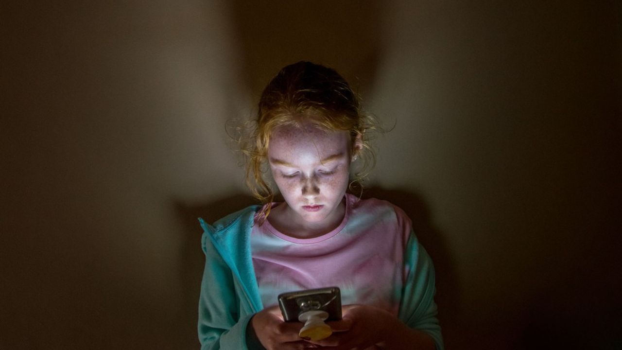 Selon l'OMS, 15 % des garçons et 16 % des filles ont dit avoir été harcelés en ligne au moins une fois pendant les derniers mois.﻿