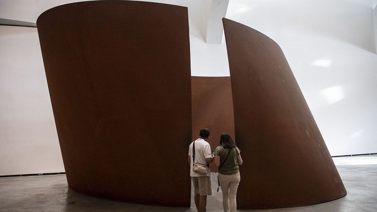 « The Matter of Time », oeuvre de Richard Serra exposée au Musée Guggenheim de Bilbao en octobre 2022.