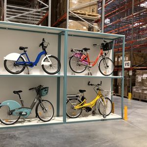 Arcade Cycles conçoit et assemble plus de 30 modèles différents de vélos personnalisables pour les loueurs et les collectivités.