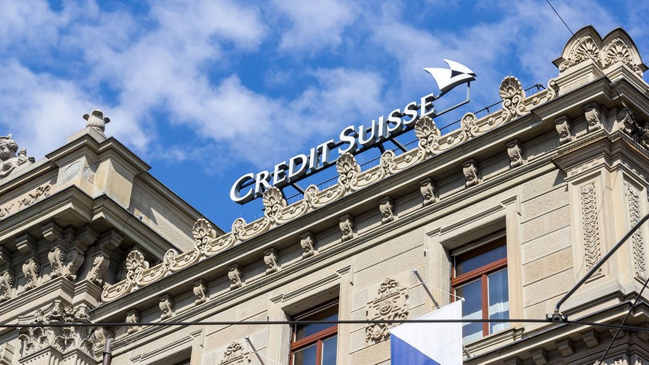 Credit Suisse doit constater 900 millions de dollars de pertes suite au nouvel accord avec Apollo.