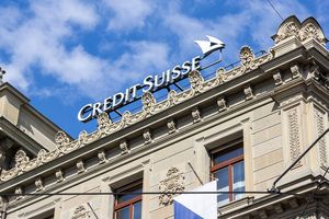 Credit Suisse doit constater 900 millions de dollars de pertes suite au nouvel accord avec Apollo.