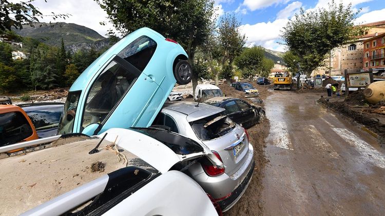 Tempete Alex : des pluies diluviennes suivies de crues soudaines ont cause des dégâts impressionnants dans les Alpes-Maritimes.