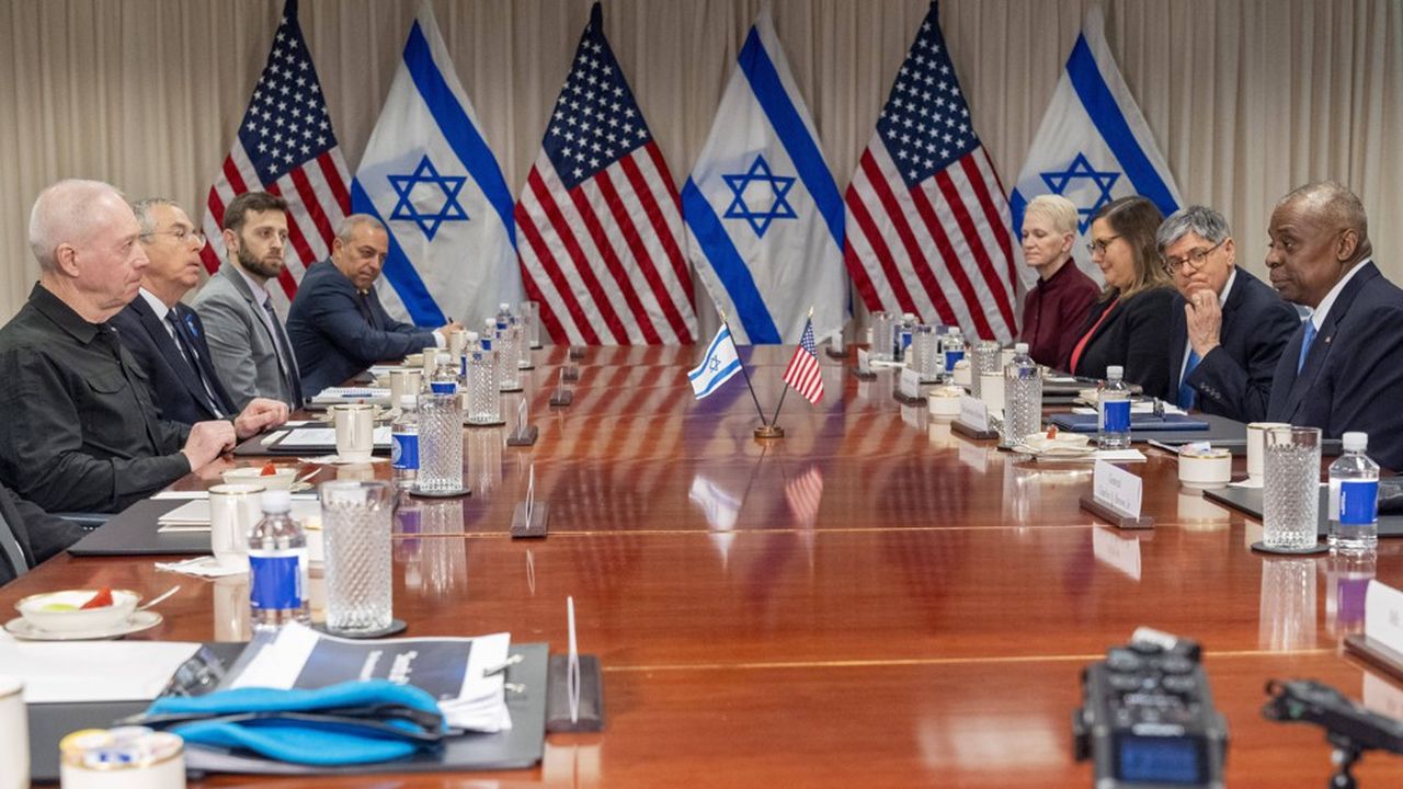 Le Secrétaire à la Défense des Etats-Unis Lloys Austin face à son homologue israélien, le 26 mars au Pentagone.